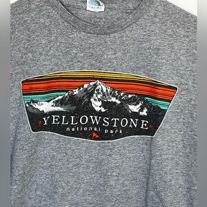 Yellowstone National Park Graphic T Shirt Gray Retro Mountain Tee Medium
